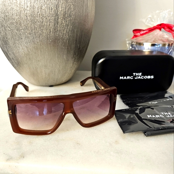 Marc Jacobs Sunglasses - Picture 2 of 5